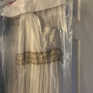 Selling white and gold prom dress